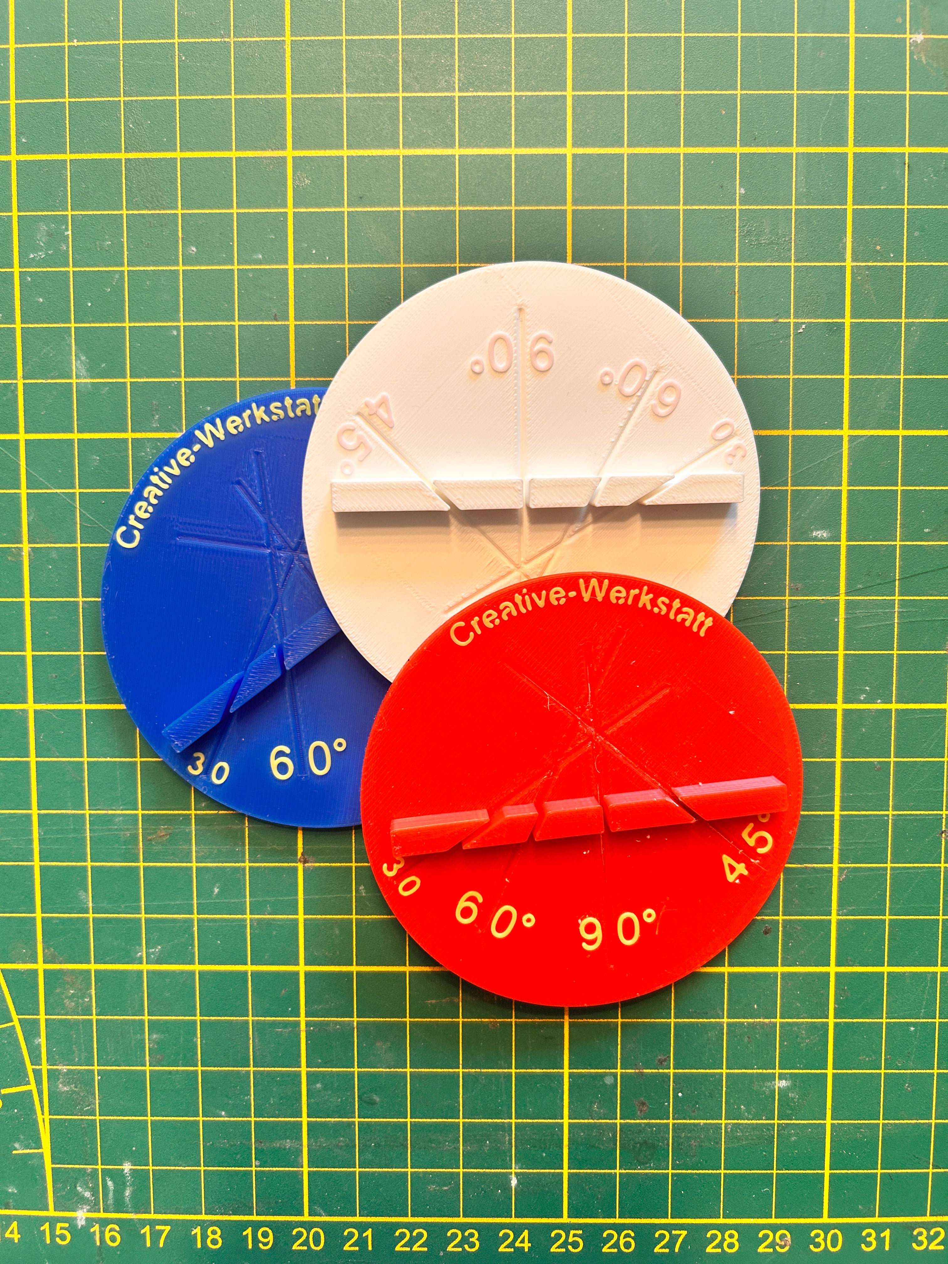 Winkelschneider fürs Basteln – Runde Schneidehilfe für perfekte 30°, 45°, 60° & 90° Schnitte